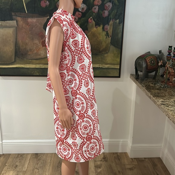 Maia embroidered cap sleeve shift dress - Picture 2 of 6